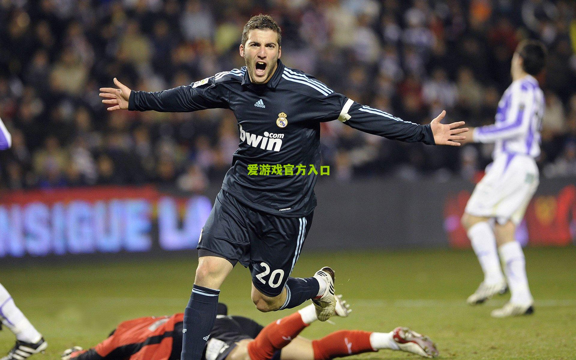 曼城瞄准巴黎门神多纳鲁马，罗马诺透露转会谈判已启动